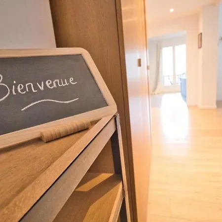 شقة *grand T3*lumineux*vue*parking*